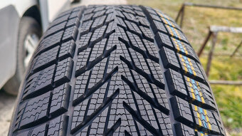 Zimné pneu 205/55 R16 --- GOOD YEAR - 2