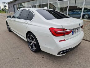 BMW 750I XDRIVE DSG - 2