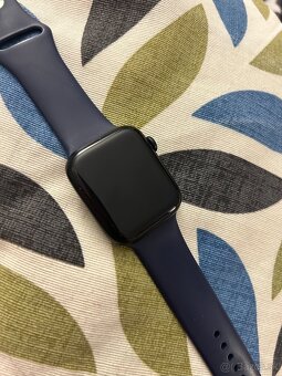 Apple Watch SE 2022 44mm - super stav - 2