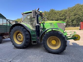 John Deere 6215R - 2