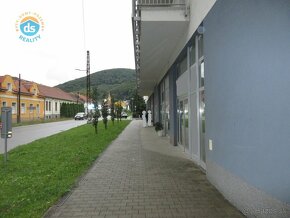 Na predaj komerčný priestor / obchod, kancelária, služby /   - 2