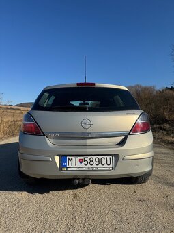 Opel Astra 2011 - 2