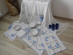 Do modra porcelán, obrusy, poháre sklo, - 2