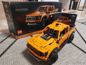 Technic 42126 Ford F-150 Raptor - 2