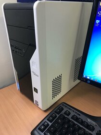 PC Fujitsu-Siemens Amilo Desktop PI 3630 4-jadro - 2