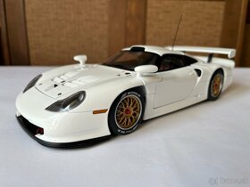 1:18 autoart porsche gt1 - 2