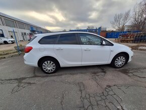 Opel Astra J Sports Tourer - 2