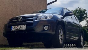 Predam toyota rav4.r.v.2010 d4d 2,2 110kw - 2