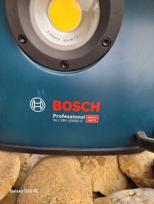 Profesionálne aku svietidlo BOSCH 10000 lm - 2