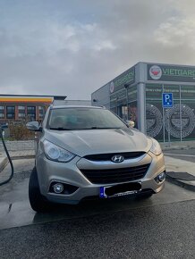 HYUNDAI iX35 2.0 CRDI 4x4 - 2