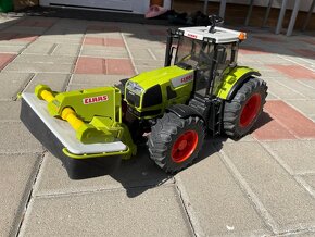 Predam Traktor Claas Bruder - 2