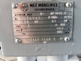 Predám  nepoužitý pätkový el.motor 5,5kW 1450ot - 2