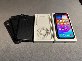 Iphone 11 64GB black, výborný stav - 2