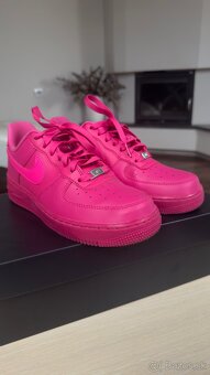 WMNS AIR FORCE 1’07 - 2