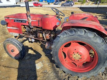 PREDAM TRAKTOR ZETOR 2511 CENA 2500€ - 2