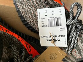 Adidas Yeezy Boost 350 V2 Carbon Beluga - 2