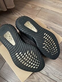 Adidas Yeezy č.44 - 2