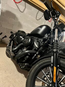 Harley Davidson iron 883 - 2