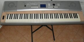 Digitální piano Yamaha Portable Grand DGX 620 - 2