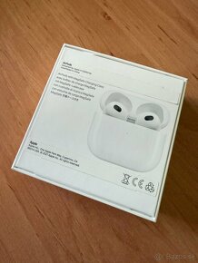 Apple AirPods 3 s MagSafe nabíjacím puzdrom - 2