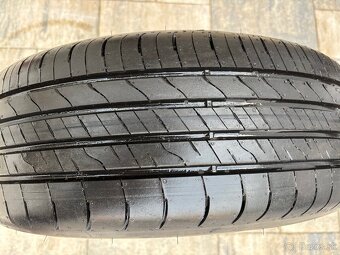 Pneumatiky -Goodyear efficientgrip performance 2 205 60 r16 - 2