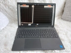 predám základnú dosku pre Dell Latitude 3520 - 2