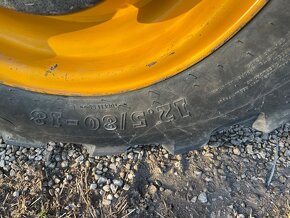 Predám BKT pneumatiky 12.5/80 R18 - 2