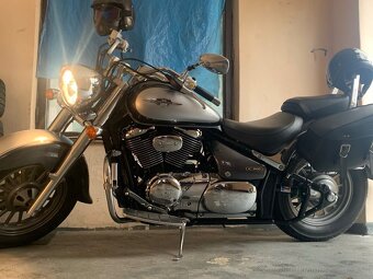 Suzuki intruder 800 - 2