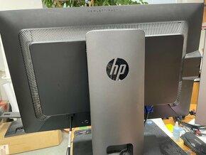 HP Z24i - 2