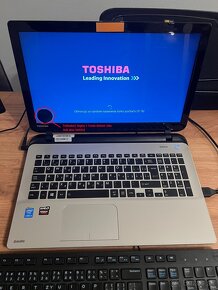 Toshiba Satellite L50-B-175 gold + Lenovo ThinkVision T23i - 2