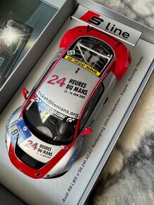 Model Audi R8 LMS 1:43 - 2