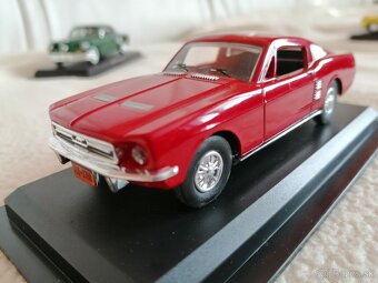 Legendarne automobily 1:43m - 2