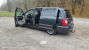 Lancia Voyager 2.8 l Diesel (2012) - 2