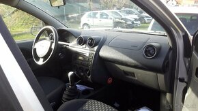 FORD FIESTA 1.4 TDCI - 3 X - COMFORT - SVETLO ZADNÉ FACELIFT - 2