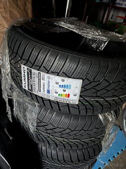 Predám nové pneumatiky  Kumho WinterCraft 245/45 R18 100V XL - 2