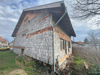 Viacpodlažný rodinný dom v Búči za SKVELÚ CENU - 2