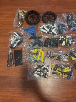 Lego Technic 42130 BMW M 1000 RR - 2