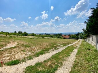 STAVEBNÝ POZEMOK NITRA - ZOBOR S VÝHĽADOM NA MESTO - 2