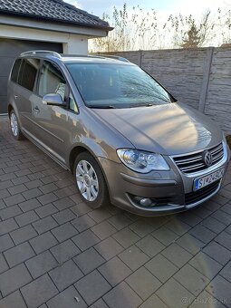 Volkswagen Touran - 2