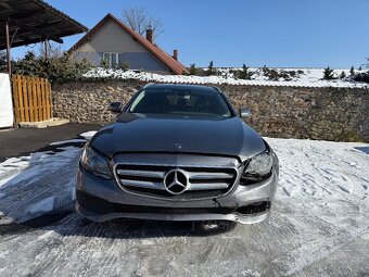 Mercedes-Benz E220D 4Matic - 2