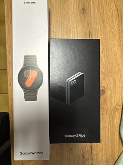 Samsung Galaxy Z Flip6 + Galaxy Watch 7 - 2