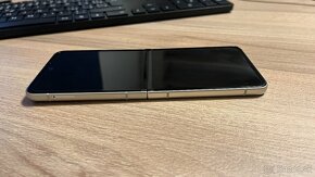 Samsung galaxy zflip 3 - 2