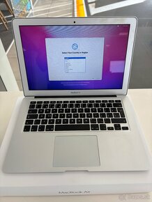 MacBook Air 13-inch - 2