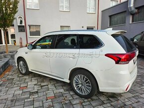 Mitsubishi Outlander 2.4 MIVEC PHEV 4WD 165kW - 2