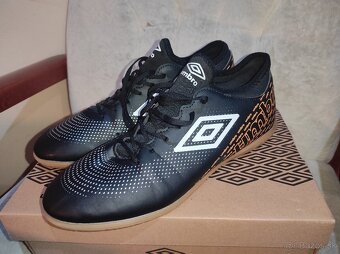 Halová obuv č.44,5 zn.Umbro - 2