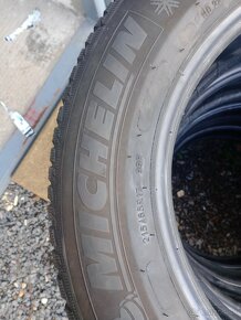 zimné pneumatiky 215/65r17- 2ks Michelin. - 2