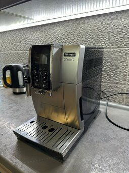 Predam plnoautomaticky kavovar Delonghi DINAMICA - 2