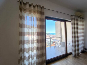 Priestranný apartmán s rozlohou 107 m² s terasou, Budva, Čie - 2