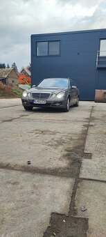 Mercedes Benz E220 - 2