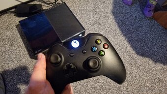 Xbox One 500GB + joypad, krabica, hry - 2